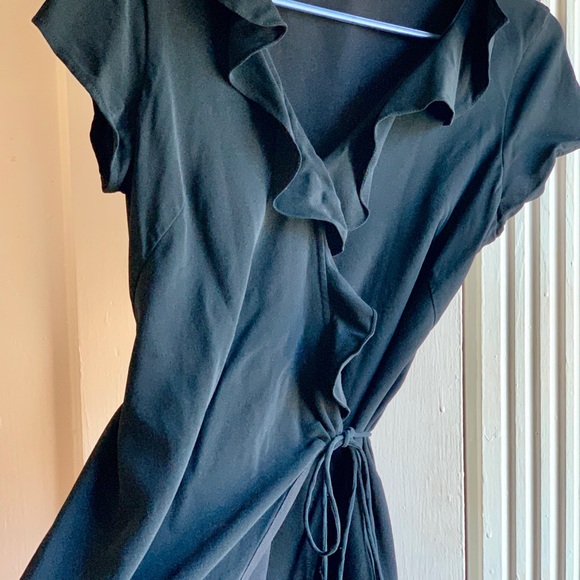 Banana Republic Dresses & Skirts - 🦓{Banana Republic} Black Silk Ruffle Wrap Dress🎶